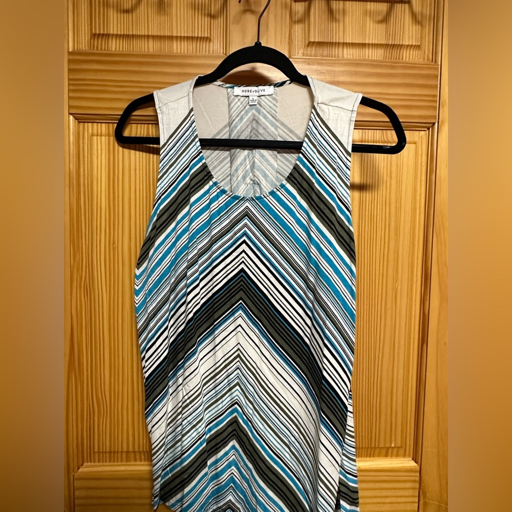 Rose and Olive brand chevron sleeveless tank. Size large.